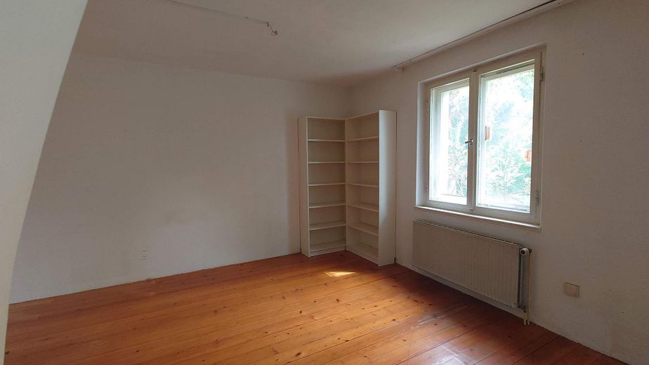 Charmantes Haus auf großem Grundstück in München Pasing – Erdgeschoss Zimmer S-O