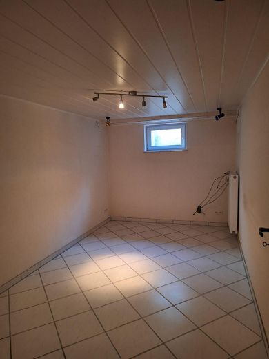 Privatverkauf ohne Maklerprovision: Reihenhaus mit Charakter in Montabaur | Perfekt für Familien – Vorrat 1 Keller