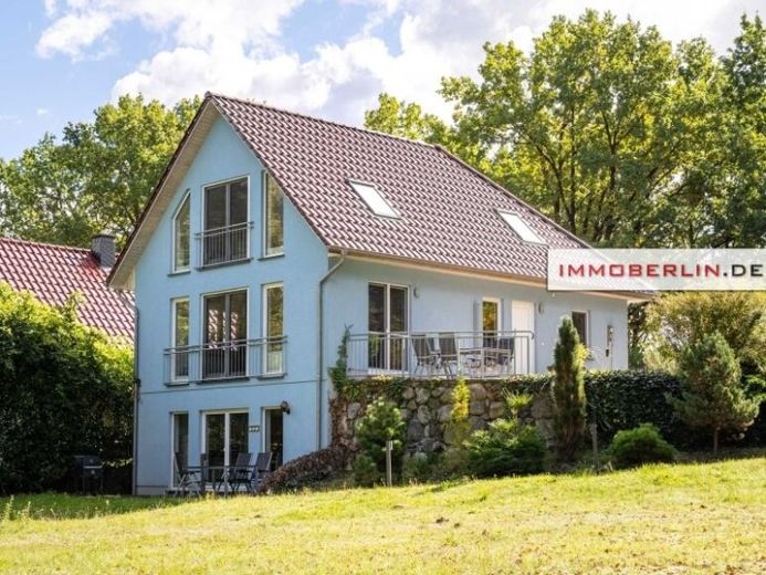 IMMOBERLIN.DE - Fantastisches Einfamilienhaus mit Südterrasse & Einliegerwohnung in traumhafter Lage – Foto 1