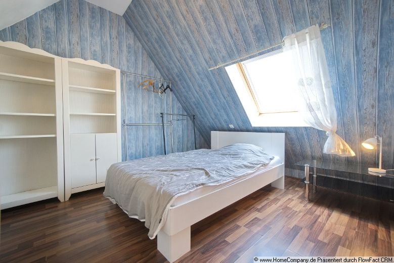 Dachgeschoßwohnung in einem Mehrfamilienhaus in ruhiger und zentraler Wohnlage von Castrop-Rauxel – 48d34e770a39726af22644d30ff128aabeeec9e1.jpg