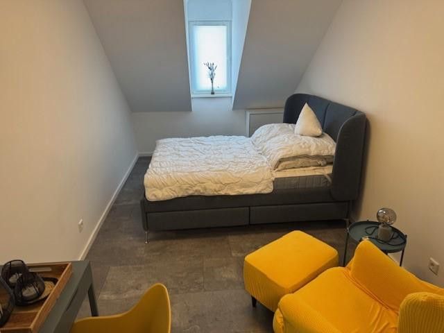 Frisch sanierte 1-ZKB Dachgeschosswohnung Frankfurt-Höchst | Stellplatz | privat – Schlafbereich