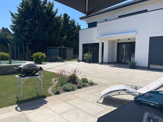 Luxus Stadtvilla mit angelegtem Traum Garten – Foto 19