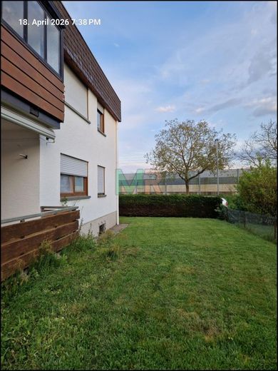 Vermietetes MFH mit Nebengelass und großem Grundstück! – Gartenansicht, 1