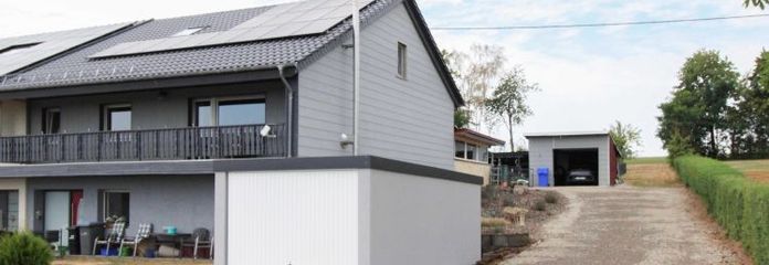 Großzügiges Mehrgenerationenhaus mit Einliegerwohnung und weitläufigem Grundstück in Steinborn