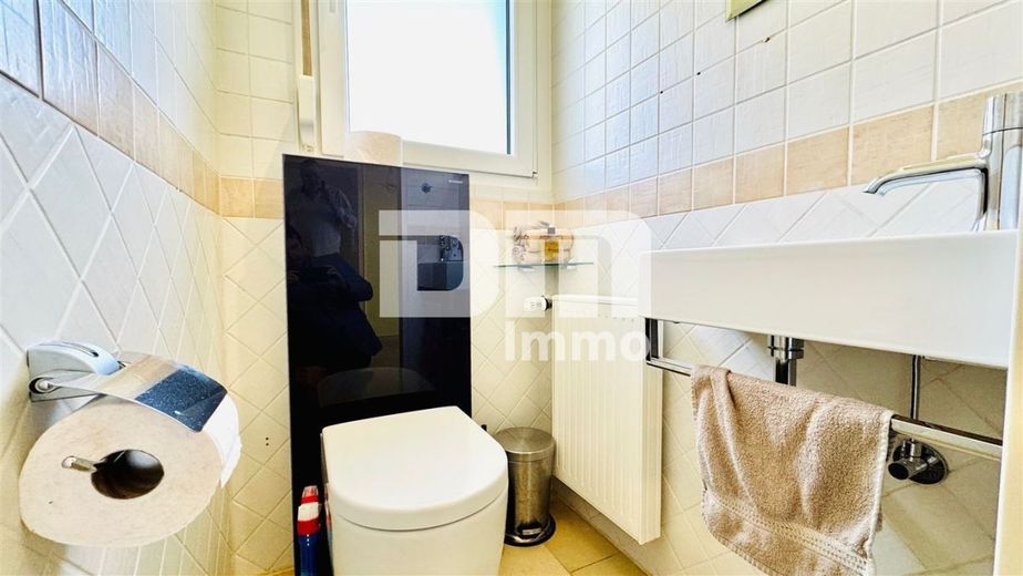 (Reserviert!)Zeitlose Eleganz trifft Moderne: Modernisiertes Einfamilienhaus – EG Gäste WC