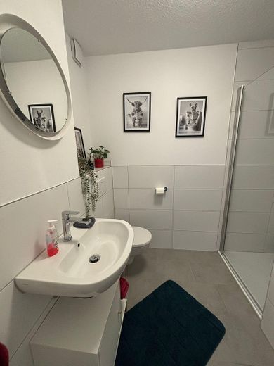 Neubau Haus (Doppelhaushälfte) in Karlsruhe Neureut zu vermieten – Gäste-Duschbad