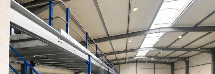 240 QM HALLE MIT ROLLTOR & STARKSTROM