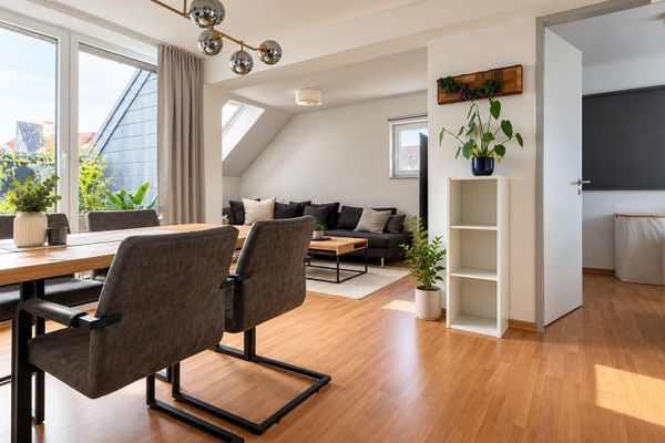Schöne 3-Zimmer-Dachgeschosswohnung mit Südbalkon in der Südstadt – Nachmieter zum 01.12. gesucht