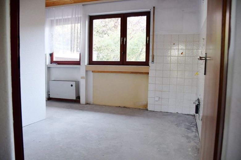 Viel Platz für das Leben - freistehendes Einfamilienhaus mit Einliegerwohnung in Waldrandnähe von Darmstadt-Eberstadt – Küche