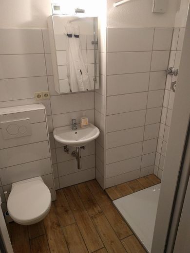Bright 1-room apartment with terrace at Ulmer Safranberg commission-free – Bad