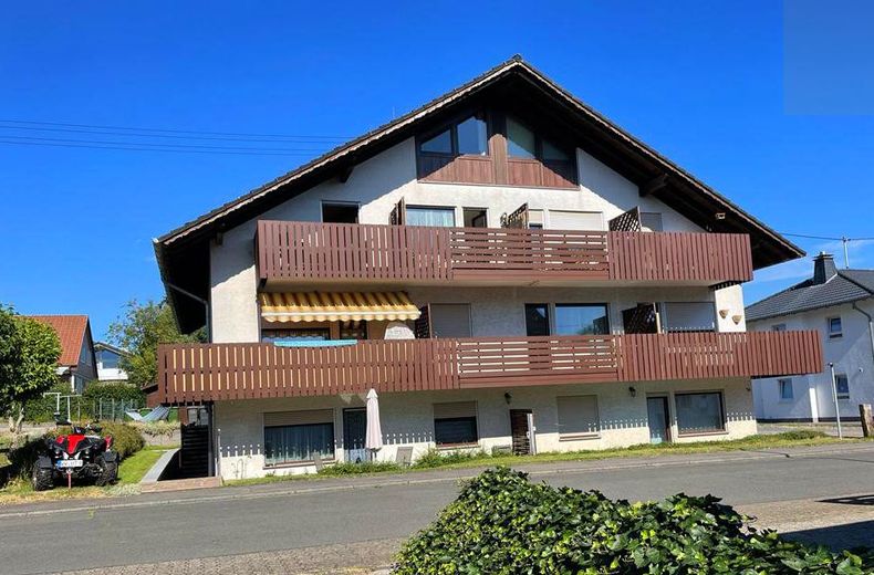 Ruhige 3 ZKB Balkon Wohnung in Pottum am Wiesensee – Hausansicht