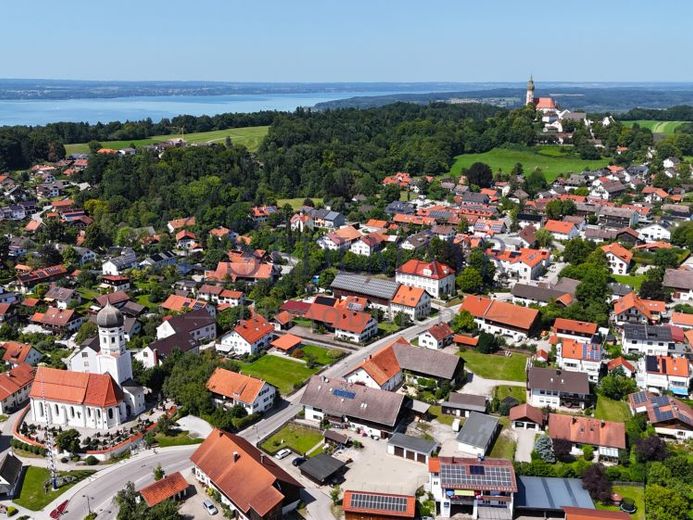 VENDITA: Terreno edificabile per una piccola casa plurifamiliare ad Andechs! – Foto 1