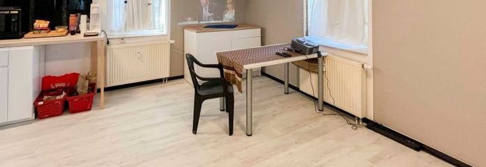 *Denkmal-Kapitalanlage* – vermietete 1,5-Zi.-Wohnung mit Tageslichtbad, EBK u. Stellplatz in DD-Luga