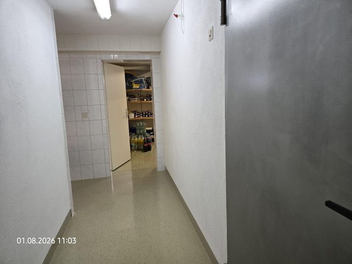 Casa unifamiliar bien cuidada con luminoso apartamento abuhardillado – Foto 24