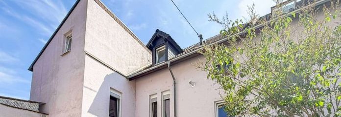 Top-Gelegenheit für Kapitalanleger: Attraktives Immobilienensemble mit 4 Häusern und 10 Einheiten