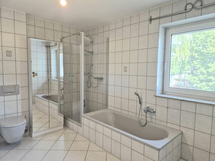 Großzügige, helle 4 Zimmer Wohnung – Foto 7