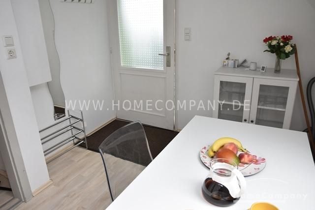 Garbsen, Modern möblierte Dachgeschosswohnung in Gartenhaus, nur 13 min bis Conti und VWN – d65821139193a61d63de62e1cfd391d4503320fc.jpg