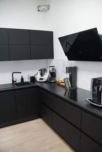 Repräsentative Büro-/Kanzleifläche im denkmalgeschützten Jugendstilhaus – 172 m² – Küche 1