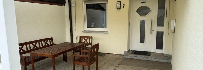 Eingangsbereich mit Terrasse