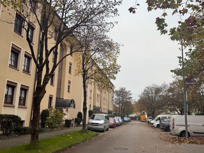 WG-Zimmer mit viel Platz ab sofort frei ! / Jaspersallee 27, München / 3.OG / WE47 / Zi.4 – Außenansicht