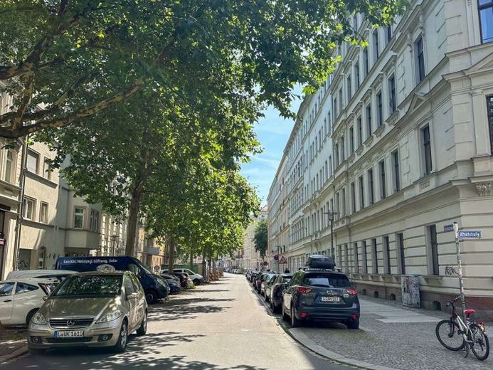 Über den Dächern der Südvorstadt: 3-Raumwohnung mit Spitzboden in Bestlage – Foto 1