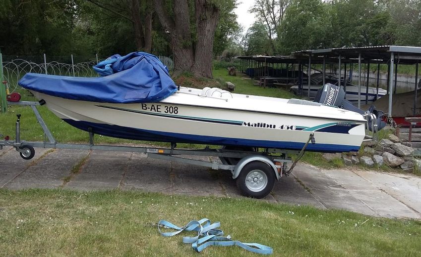Boot mit Trailer 