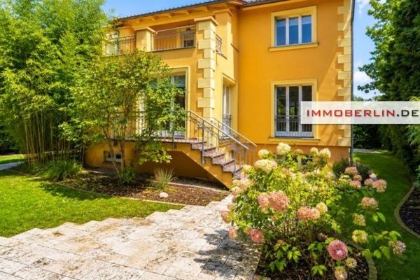 IMMOBERLIN.DE - Überzeugendes Einfamilienhaus auf herrlichem Grundstück