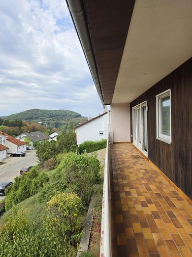 Provisionsfrei: Großzügiges Einfamilienhaus in ruhiger Aussichtslage mit teilbarem Großgrundstück – Balkon mit Süd-Ost-Ausrichtung