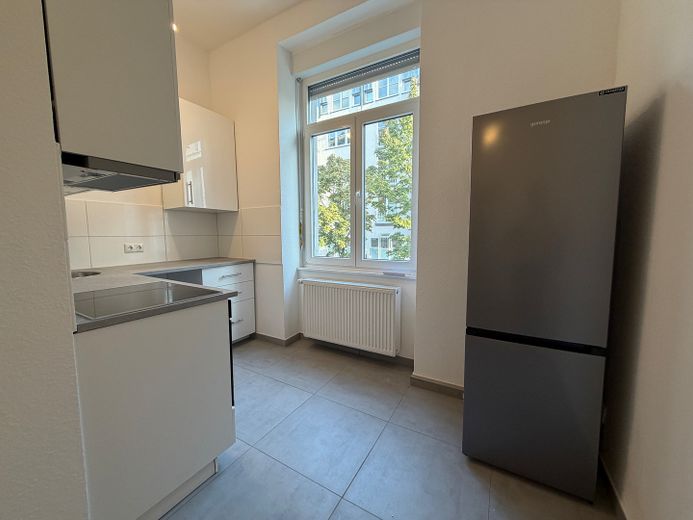 *First occupancy* Completely renovated 3-room period apartment on Bergerstraße with fitted kitchen and balcony – Photo 13