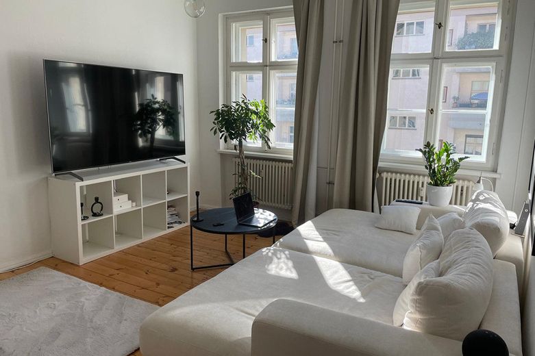 Luminoso appartamento di 2 locali a Prenzlauer Berg – Foto 1