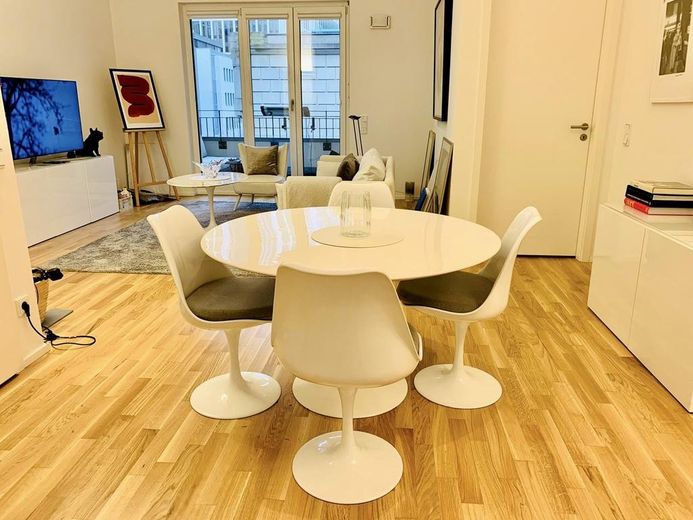 Vollmöblierte sonnige 2,5 Zimmer Wohnung mit Skyline Blick – Essen
