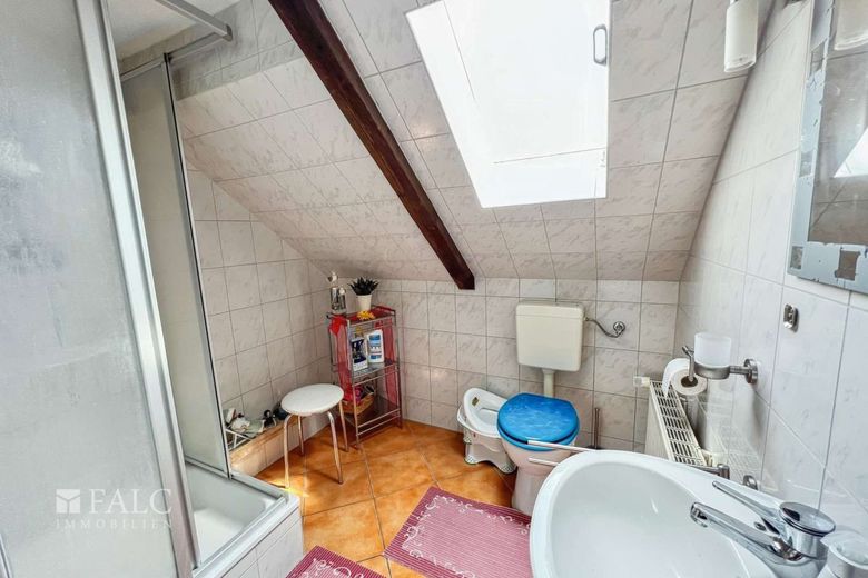 Einfamilienhaus mit großem Grundstück auf Rügen – Badezimmer