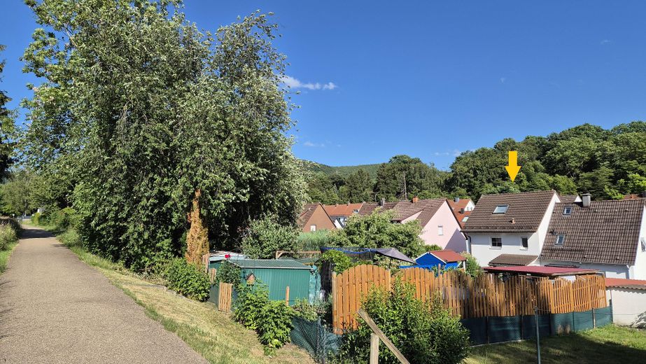 €12,000 saved on estate agent fees! Modernised semi-detached house with garden: close to the centre, quiet, low ancillary costs – Lage am Wanderweg
