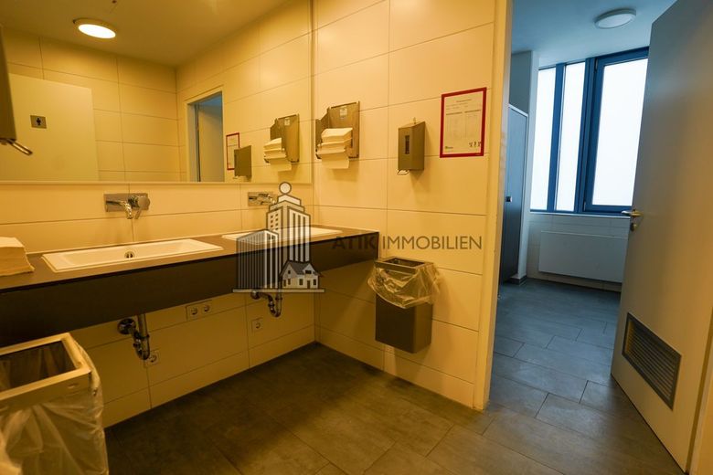 ATIK: Repräsentative Büroflächen im YPSILON OFFICE in verkehrsgünstiger Lage – WC