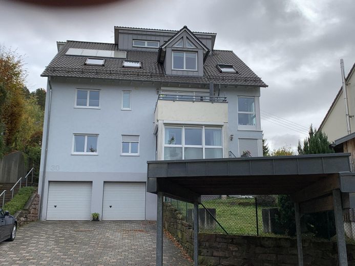 Wohngebäute + Carport