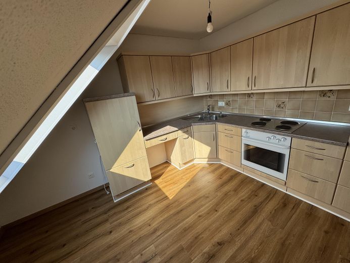Helle, geräumige und frisch sanierte 2,5 Zimmer-Dachgeschosswohnung – Foto 5
