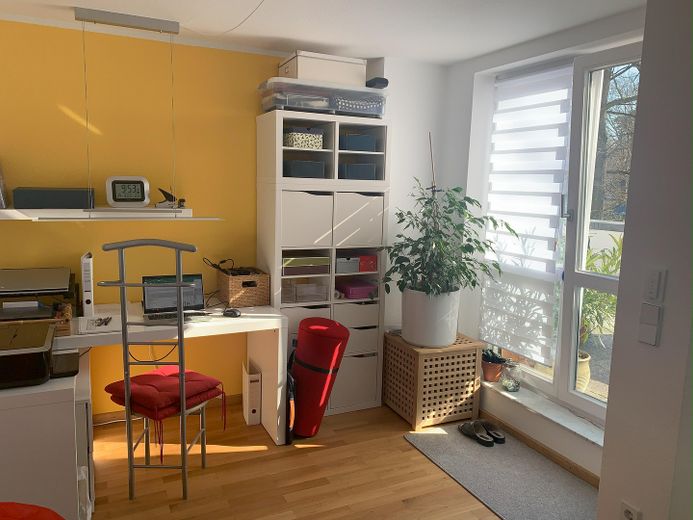 Oferta cenowa! Jasny, wolny od zamieszkania dwupoziomowy DG z dużym tarasem dachowym – Galerie / Ausgang Dachterrasse