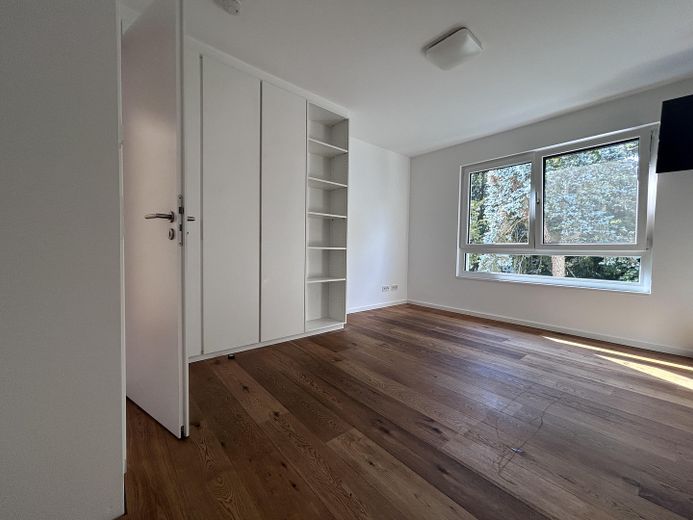 Buchschlag Freist. EFH, 500 qm Grundstück, 278 qm Wohnfläche mit Pool und Doppelgarage – Kind