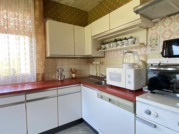 Zweifamilienhaus mit zwei Garagen auf 899qm Grundstück – Foto 14