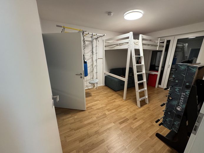 High-quality, stylish 4-room new-build maisonette apartment – Kinderzimmer UG