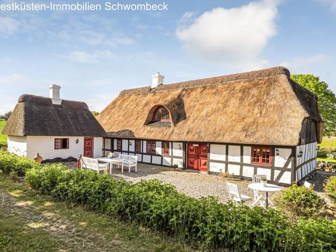 Traumhaft schönes Fachwerkhaus unter Reet! – Foto 1
