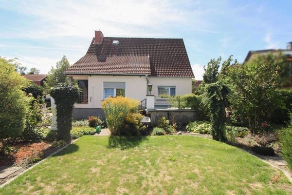 Wohnen mit Garten, Garage und Freistellplatz in Feldrandlage