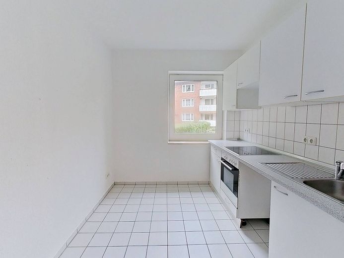 Ihr neues Wohlfühlzuhause in Rendsburg: Geräumige 3-Zimmer-Wohnung mit EBK und BALKON – Ansicht I: Küche