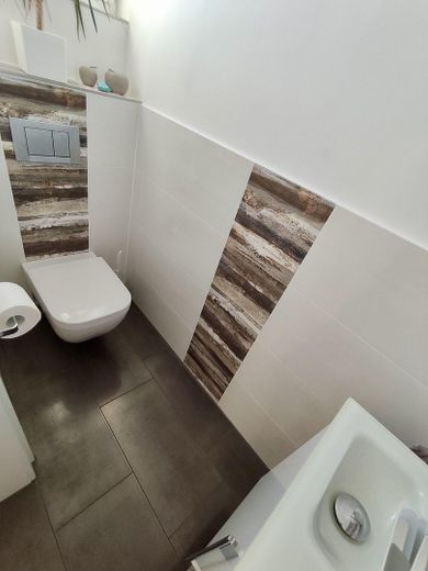 großzügiges EFH in schöner Lage – EG Gäste-WC