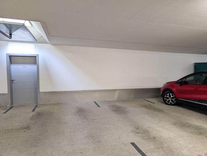 Tiefgaragenstellplatz