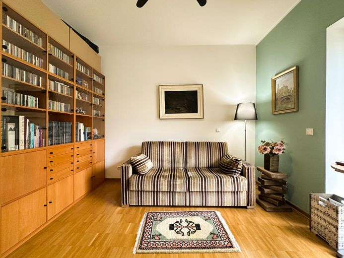 Arbeitszimmer Bild 2