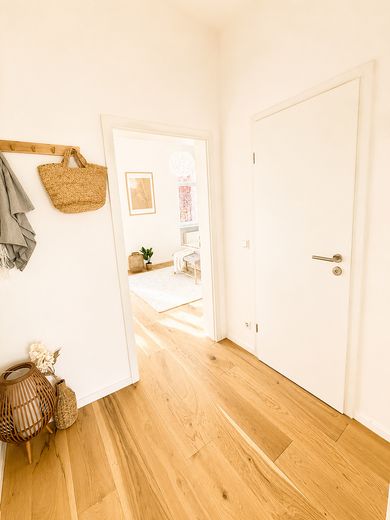 Helle und gemütliche 2-Zimmer-Wohnung mit Balkon // Erfurt-Andreasvorstadt // Sofort bezugsfrei – Flur
