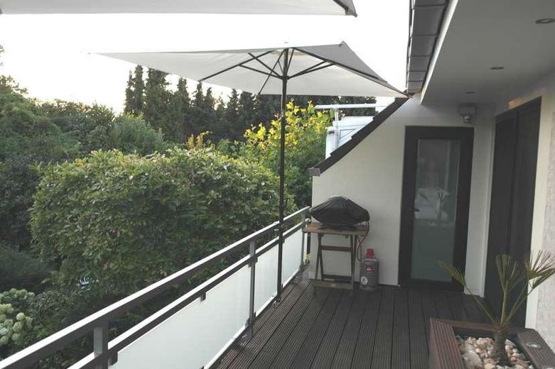 Jüchen-Hochneukirch’te kiralık lüks daire – Balkon