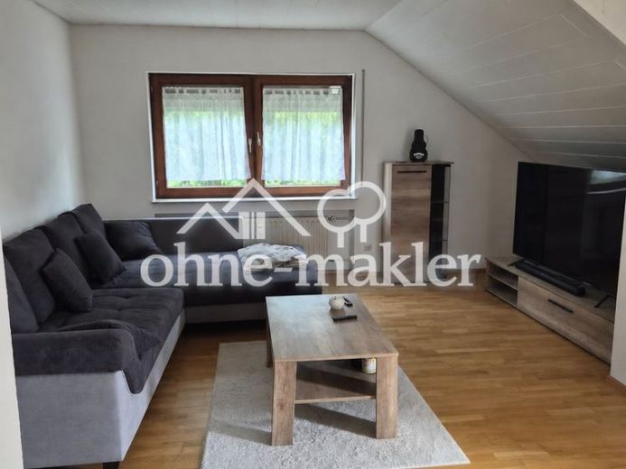 Schöne, großzügige DG-Wohnung in ruhiger Lage – फोटो 1