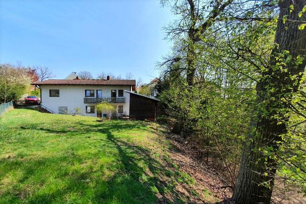 PROVISIONS-FREE | Rarity in Landshut-Achdorf: plot with preliminary building permit (approx. 450 m² living area)